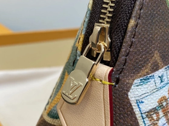 WIS COSMETIC POUCH Louis Vuitton 1113